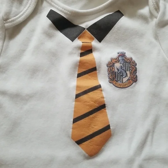 🥳HOST PICK🥳❣5 for $25 Sale❣ Bundle of 2 Harry Potter Onesies - Picture 4 of 6
